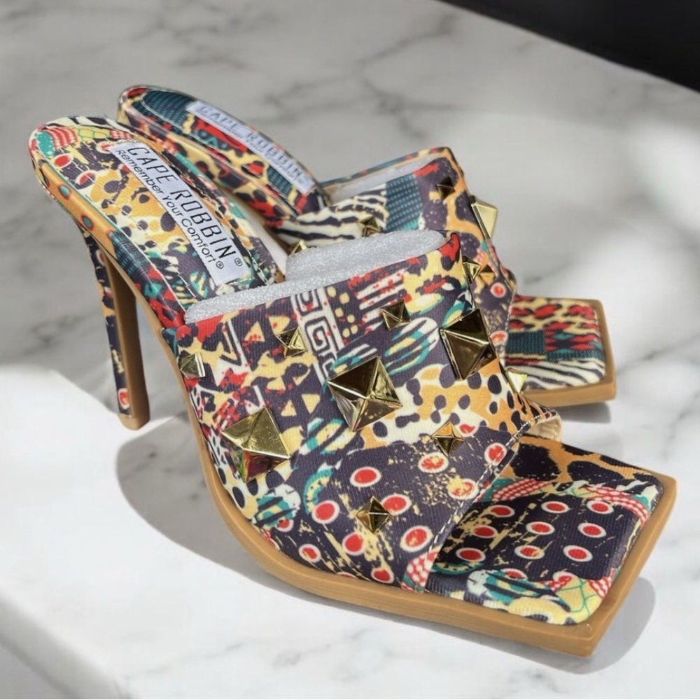 Women’s Cape Robbin Colorful Popo Print Heels